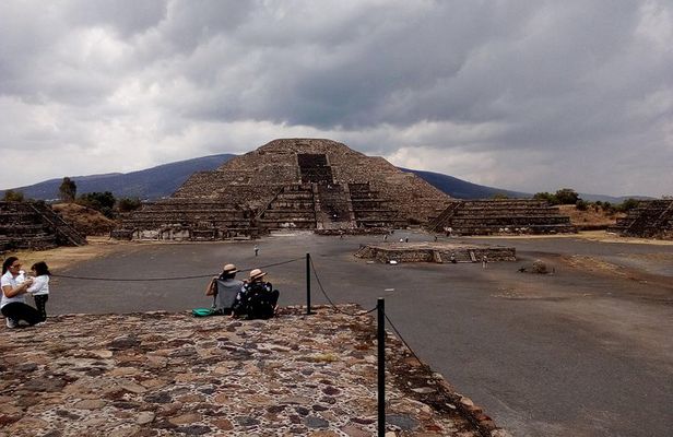 Teotihuacan Pyramids tour