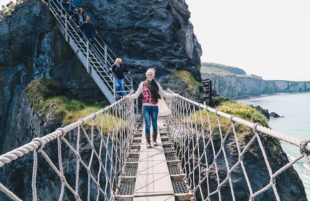 Giant's Causeway Experience Day from Belfast in Luxury Mercedes