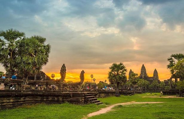 Angkor Wat Cycling Tour