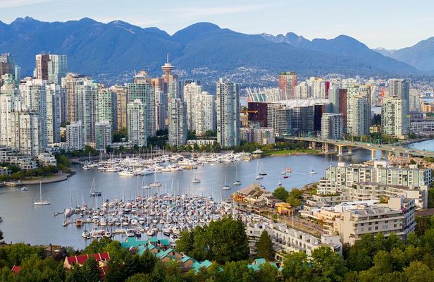 Vancouver City Finest plus Mountain Adventure (Full day Private Tour)