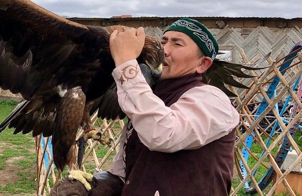 Trip to Kazakh family of Eagle hunters in Astana (6 hours)