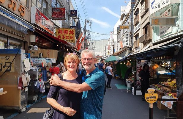 Tokyo Tsukiji Fish Market Tour & Sushi Making class with Pro Chef