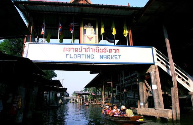 Maeklong Railway Market and Floating Market Tour from Bangkok