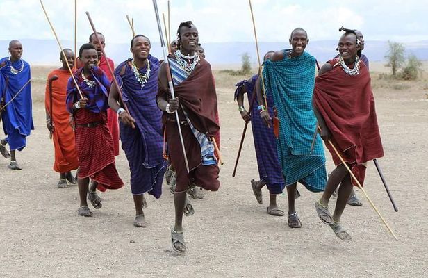 Explore the Big 5 Tanzania Safari 4 days / 3 nights