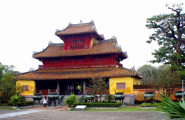 Hue private guided tour to royal Tombs and Thien Mu Pagoda