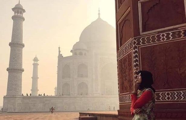 A-Day Trip from Delhi to Agra Including Baby taj