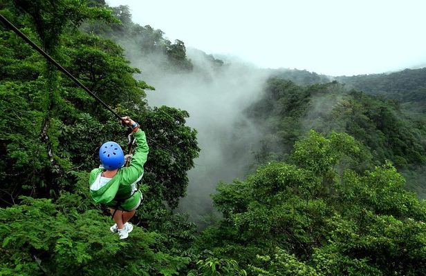 Arenal 12 Zipline Cables Experience Fly over La Fortuna Waterfall