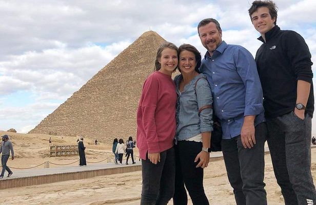 Pyramids, Sphinx, Museum of Antiquities, Grand Bazaar (Souq) - Private Day Tour