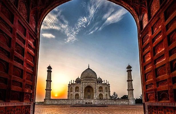All inclusive Full Day Agra tour with exciting activities from Delhi by Car