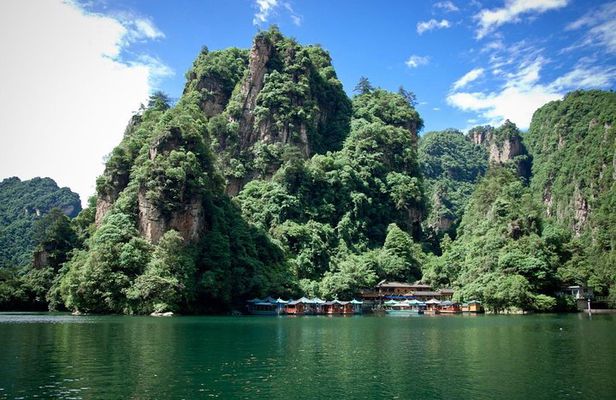 1-Day Private Tour to Baofeng Lake and Yellow Dragon Cave