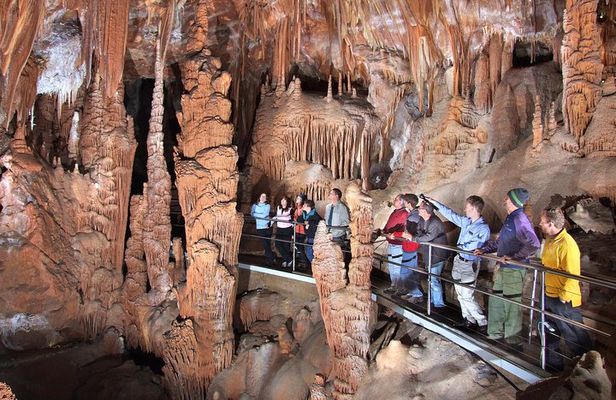 Blue Mountains Private Tour from Sydney with Jenolan Caves