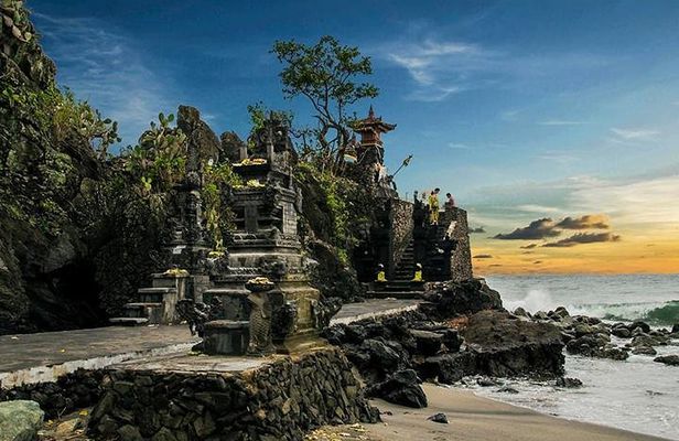 Lombok City Tour: Private Temple Tour with Lunch