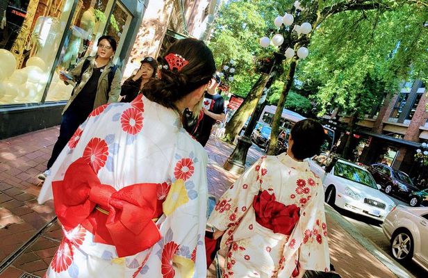 Exclusive private Yukata dressing workshop