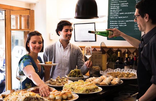San Sebastian Evening Pintxo Tour with Wine