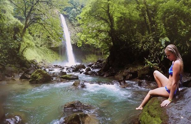 Arenal Highlights: Hanging Bridges, La Fortuna Waterfall, Volcano