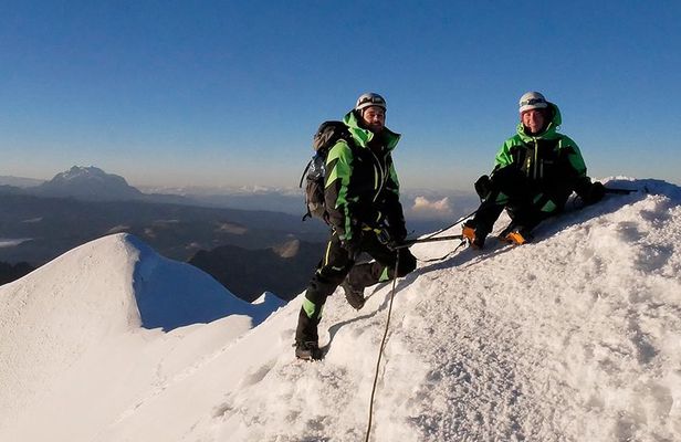 Huayna potosi 6088m. 2 day Climb