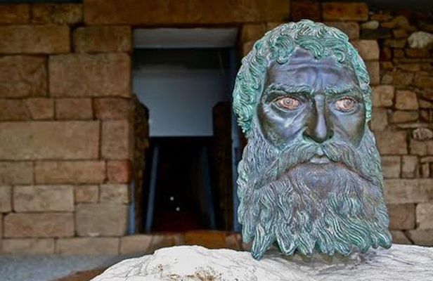 Thracian Tombs Tour in the Valley of the Thracian Kings