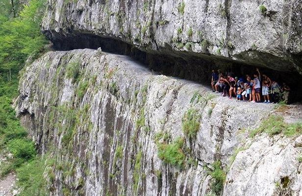 Mrtvica Canyon Hiking Tour