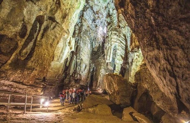 Wonder caves with Sterkfontein Caves 