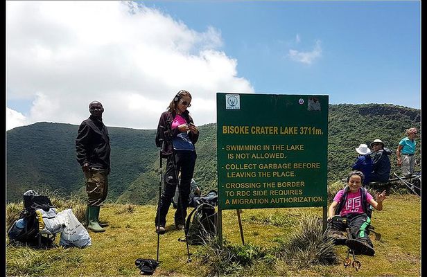 3 Day Rwanda with Bisoke Hike, Twin Lakes & Beekeeping