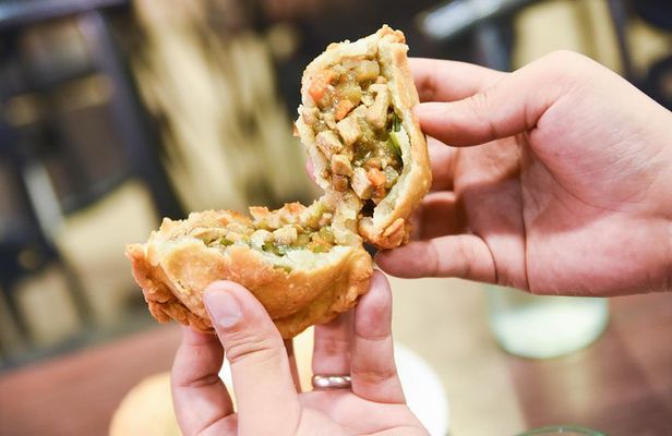 Manila Food Tour: Explore World's Oldest Chinatown