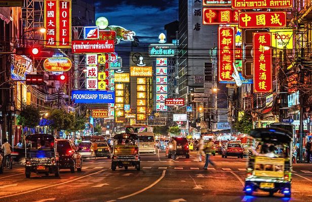 Explore Chinatown Street Food by Night in Bangkok