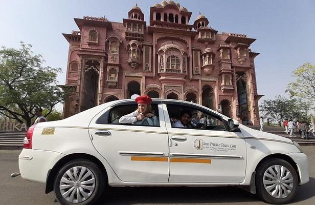 Private 2-Days Tour of Jaipur from New Delhi with Options