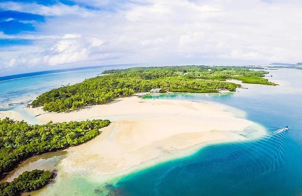 Full-Day At Ile Aux Cerf: Speed Boat, GRSE, Lunch On A Private Island & Transfer