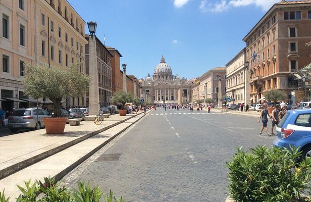 Pope`s favorite Food Tour, Rome Vatican Area walking Food Tour