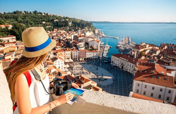Private Piran Walking Tour (tasting of local wine & products included)
