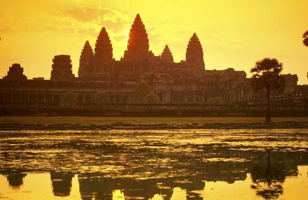 Explore 2-Days Sunrise Angkor Wat & Day Trip To Waterfall 1000 Lingas Carving
