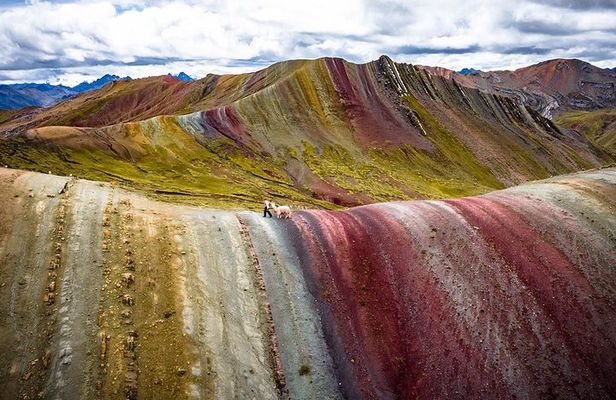 Alternative Rainbow Mountain Palccoyo Hike (6 Small Group)