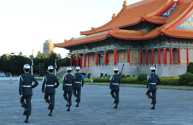 Keelung Shore Excursion Private 8-Hour Taipei Urban Adventure!