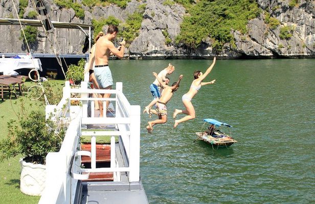 BOUTIQUE CRUISE 2 Days 1 Night Explore Lan Ha Bay & Cat Ba Island