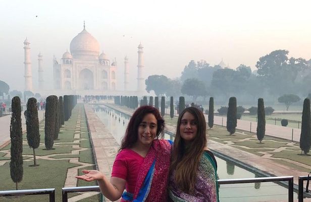 Taj Mahal Tour : All inclusive by a/c Car