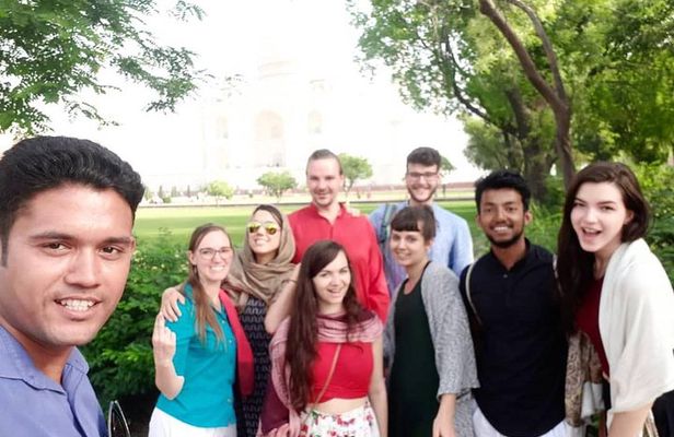Group Tour: Same Day Trip to Agra Including Taj Mahal and Agra Fort