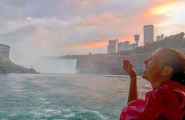 Mississauga: Niagara Falls Day Tour with Boat Cruise