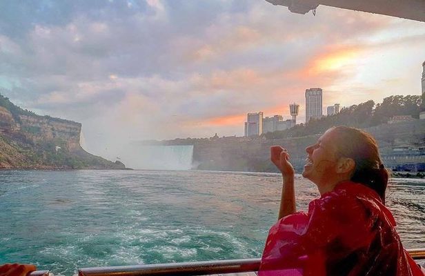 Toronto: Niagara Falls Tour, Boat, Journey Behind Falls & Tower