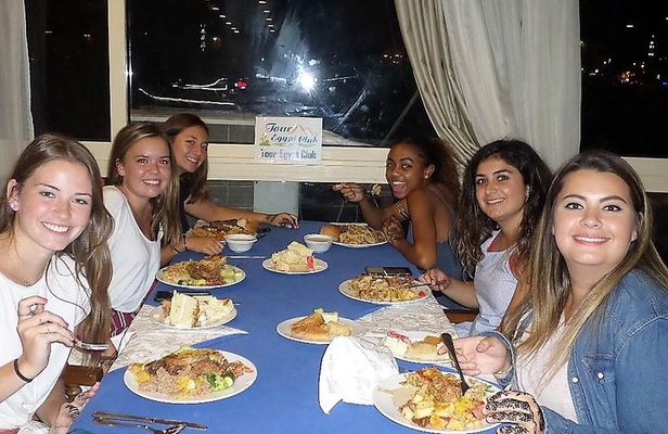 Dinner cruise on the Nile river in Cairo and belly dance show 