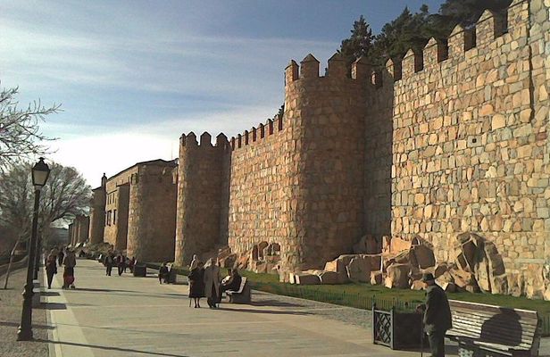 Ávila Walking Tour