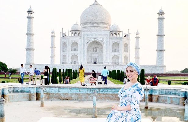 Private Taj Mahal Sunrise Tour with Entry Tickets