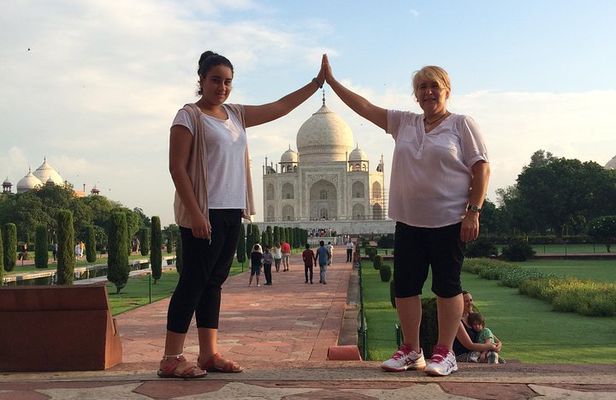 Agra Taj Mahal Sunrise Visit from Delhi by Private Car with Guide