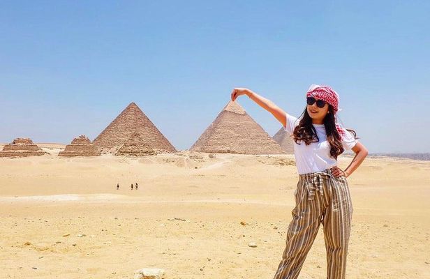 Private Full-Day Giza Pramids, Sphinx, Egyptian Museum& Bazaars From Cairo