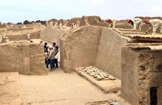 Full Day Trujillo Piramides Sol y Luna , Chan chan y Huanchaco