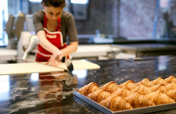 Street Food & Street Art, Backroads & Boroughs