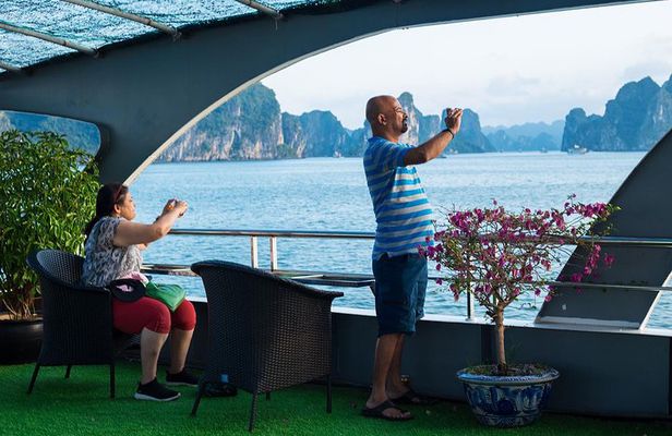 Luxury Halong Bay 1 Day on Cruises From Hanoi with Bus & Lunch