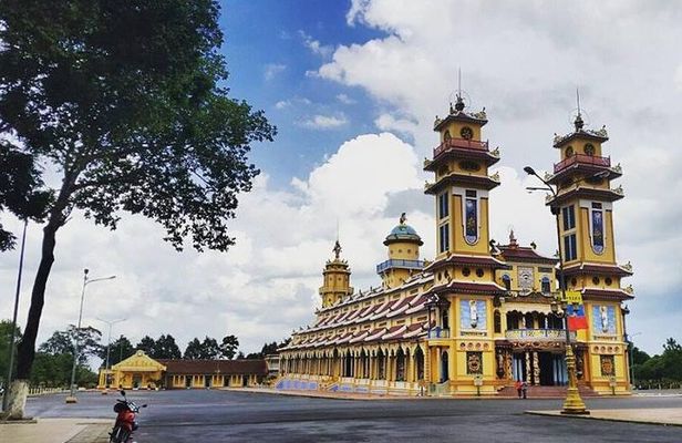 Explore Truly Local Culture at Cao Dai Holy See - Private Daytour