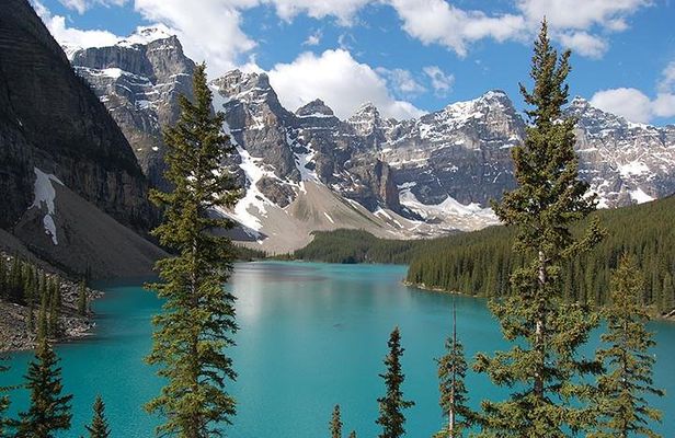 Circle West - Canadian Rockies Round Trip Bus Tour From Vancouver