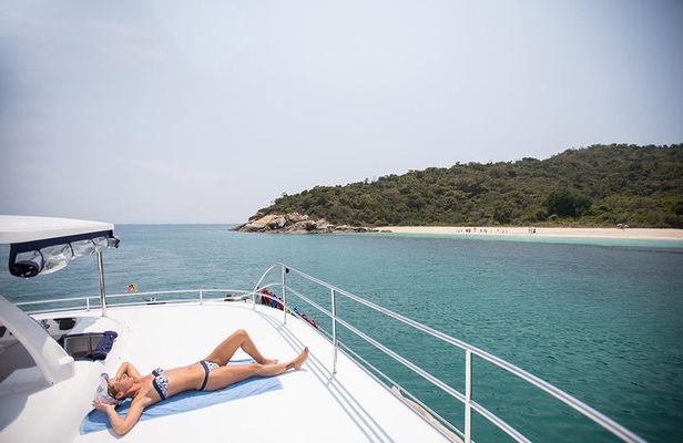 Pattaya Full-Day 3 Tropical Island tour (Snorkeling Cruise with Buffet)