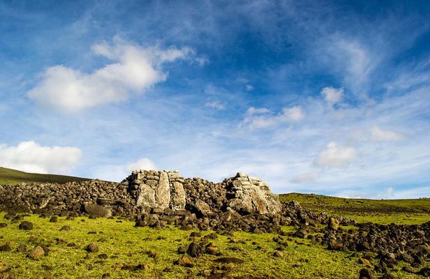 Miru: The North Coast Full Day Hike